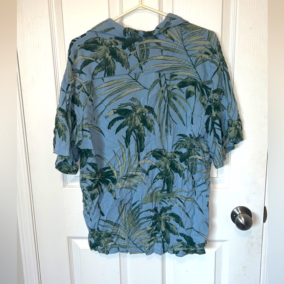 Hawaiian Shirt - Picture 2 of 3